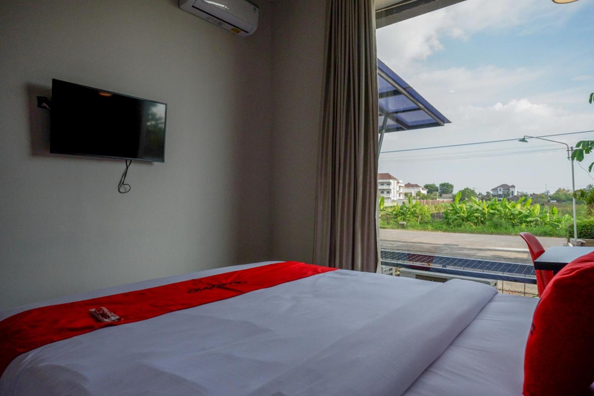 Reddoorz Plus Near Solo Baru エクステリア 写真