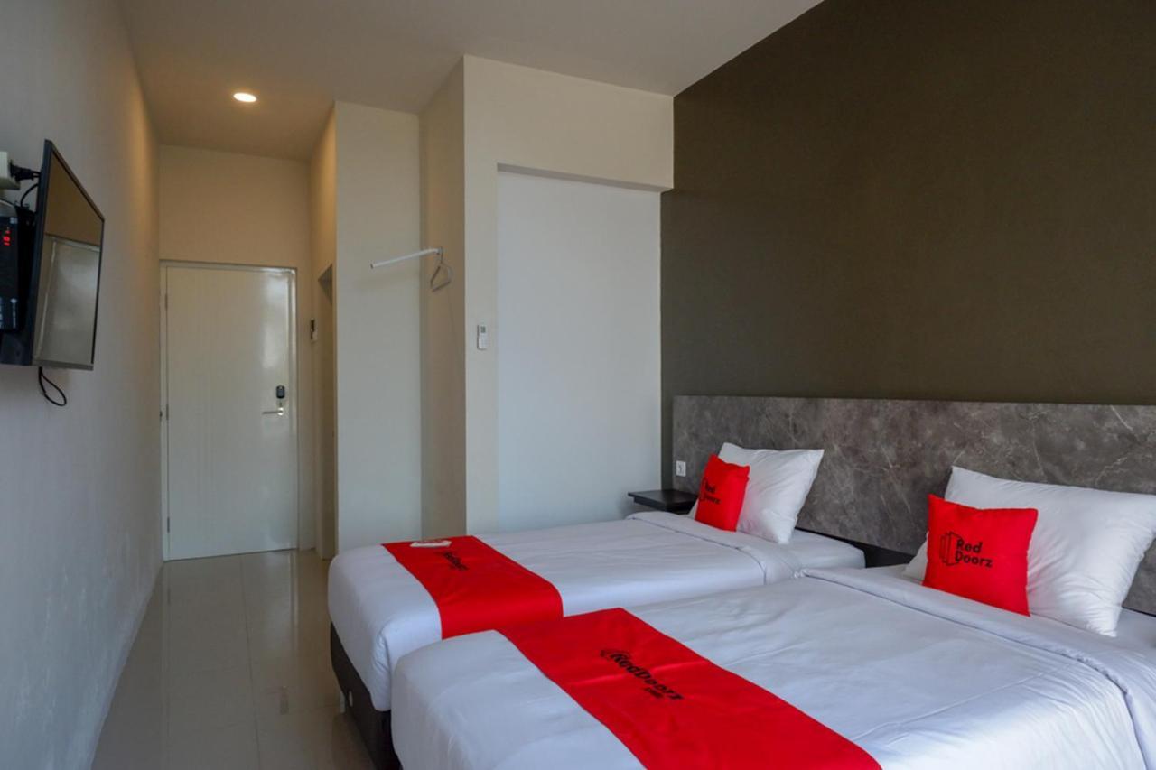 Reddoorz Plus Near Solo Baru エクステリア 写真