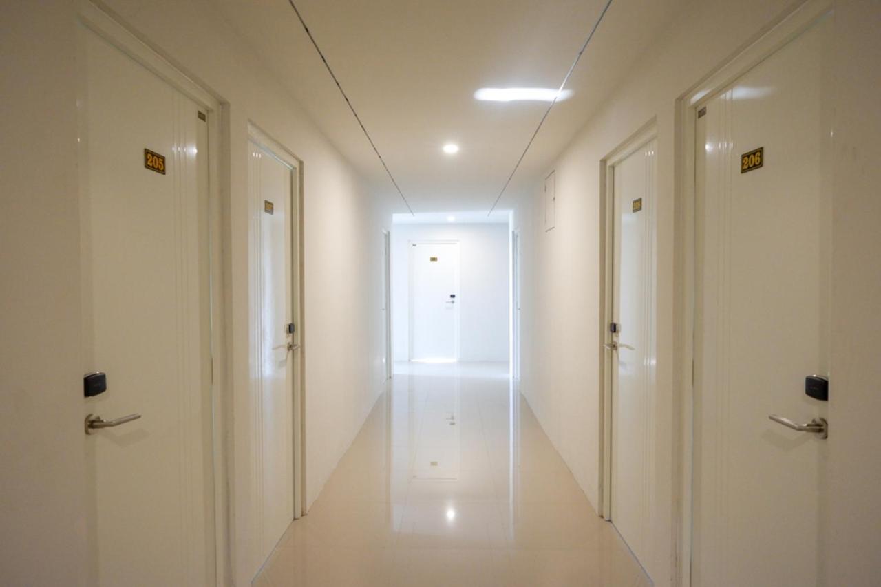 Reddoorz Plus Near Solo Baru エクステリア 写真